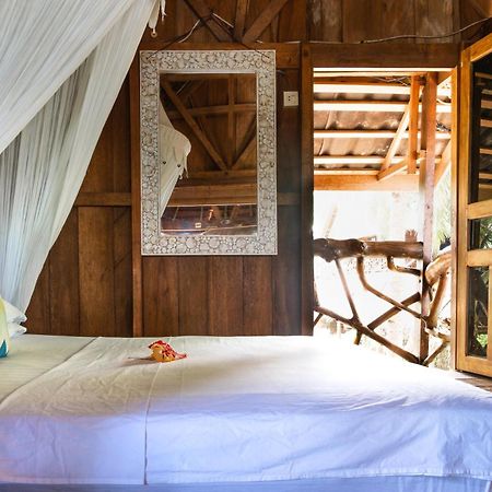Mentawai Surf Camp Otel Muarasiberut Dış mekan fotoğraf